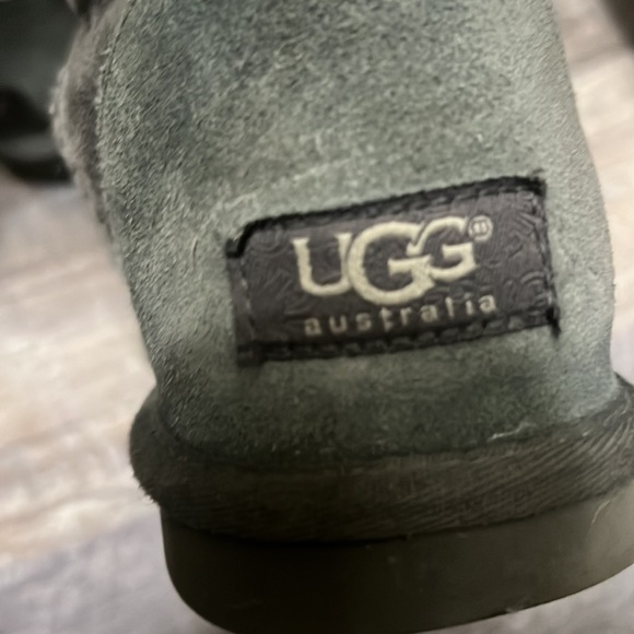 Ugg Gray Classic II Genuine Shearling Lined - Picture 4 of 5